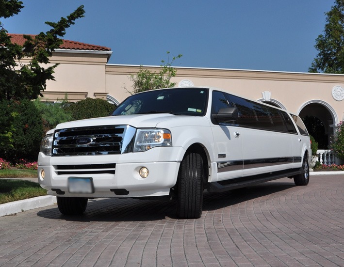 Advantages of Hiring a Limo Service in Stamford