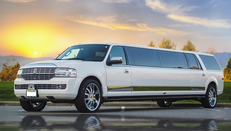 Why To Hire Professional Limo Services For Your Corporate Events?