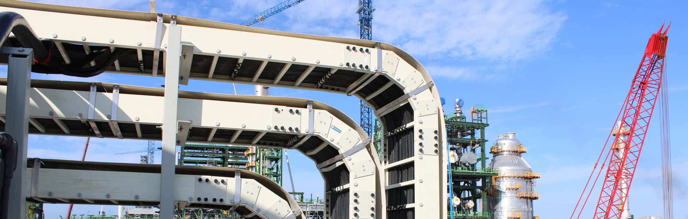 Ducto Cuadrado Embisagrado para Cableado Seguro