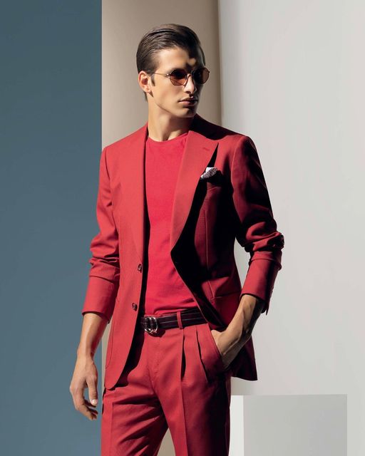 DECODING THE SECRETS OF PERFECTLY TAILORED SUITS