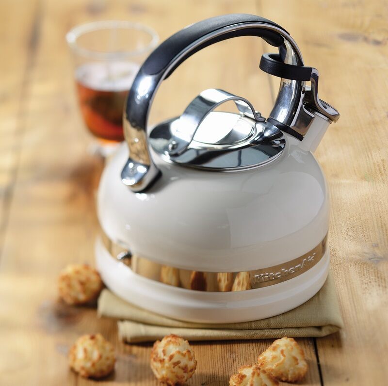A Quick Look at the KitchenAid Precision Gooseneck Stovetop Kettle