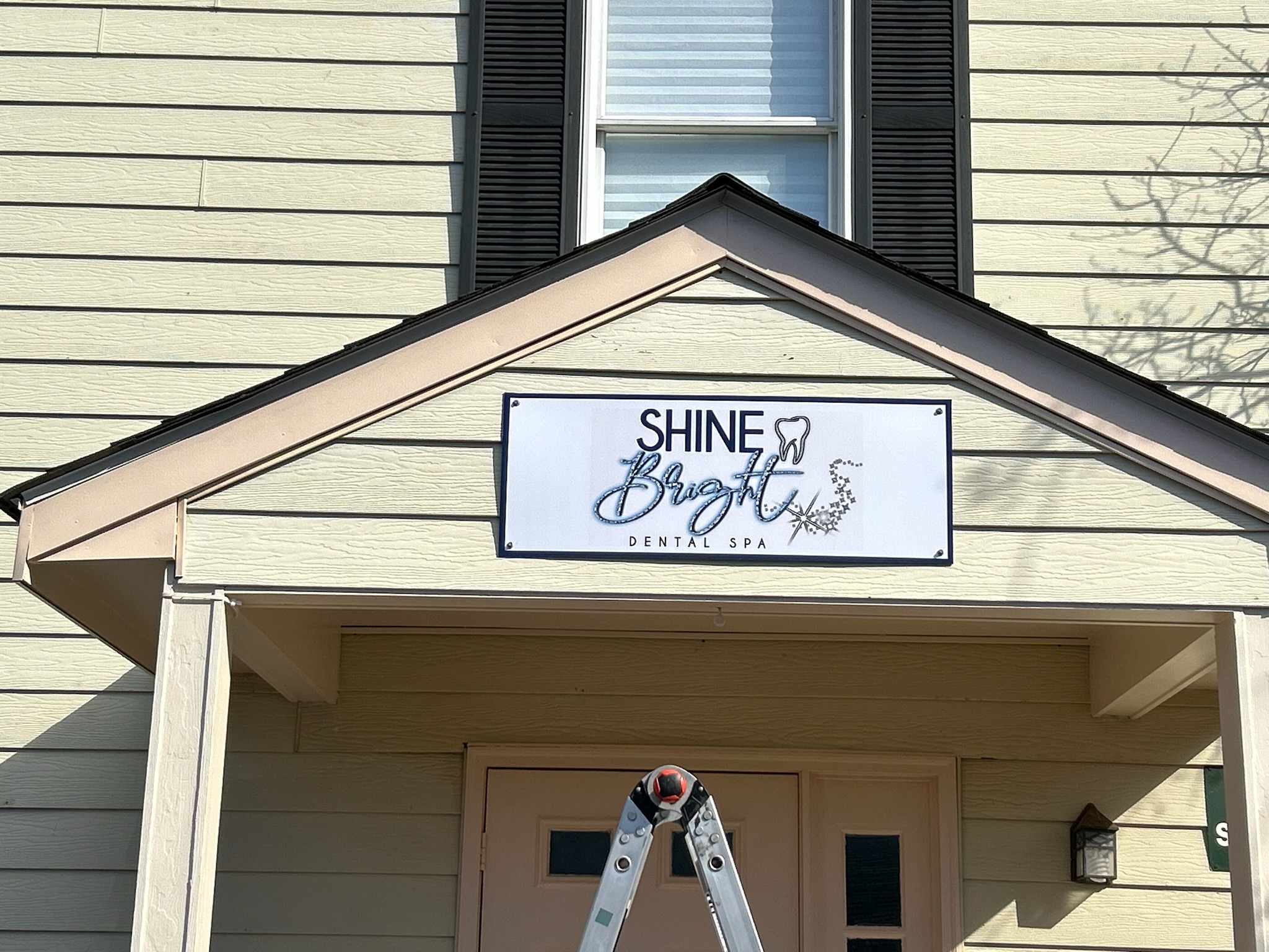 The Ultimate Guide to Choosing Stunning Commercial Storefront Signs