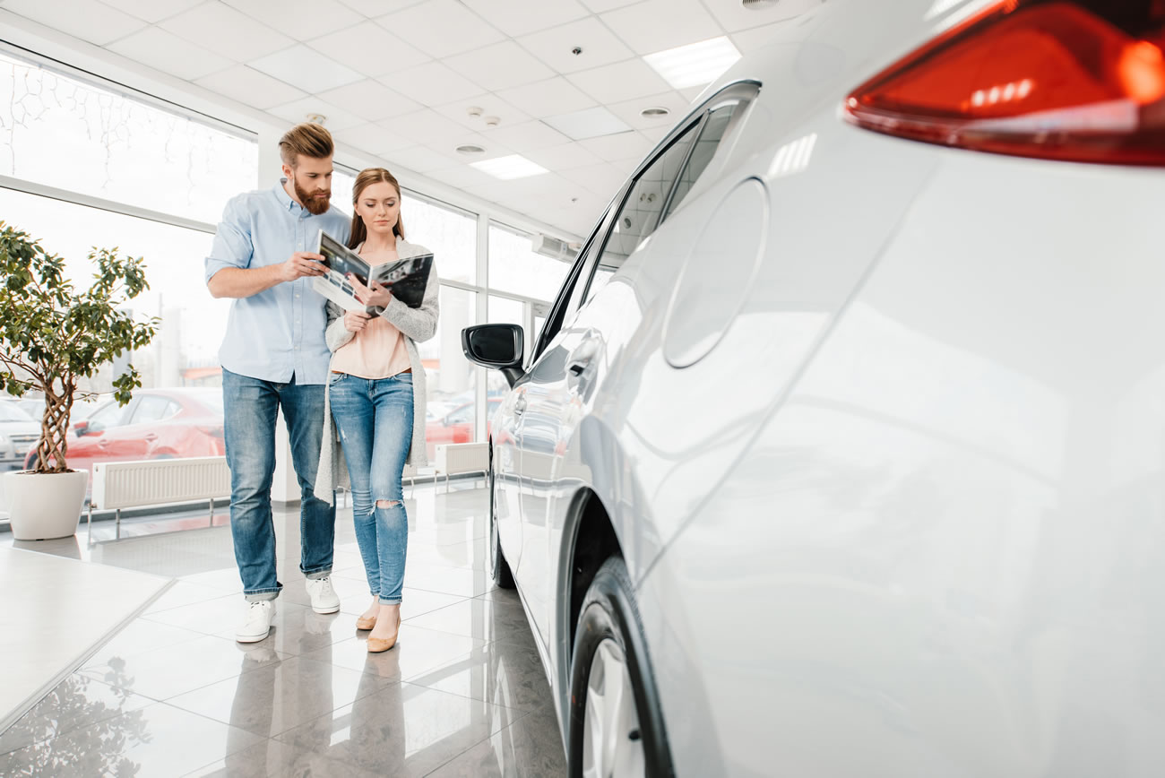 Decoding the Deal: A Guide to Buying from Used Car Dealers