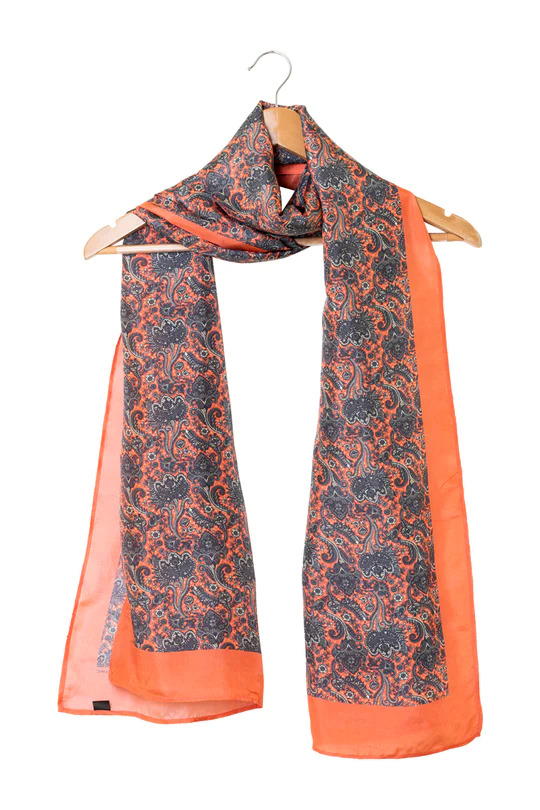 Wear That Silk Stole With Style