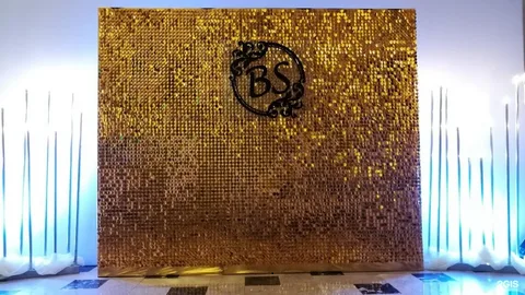 Creating A Dazzling Background With A Shimmer Wall