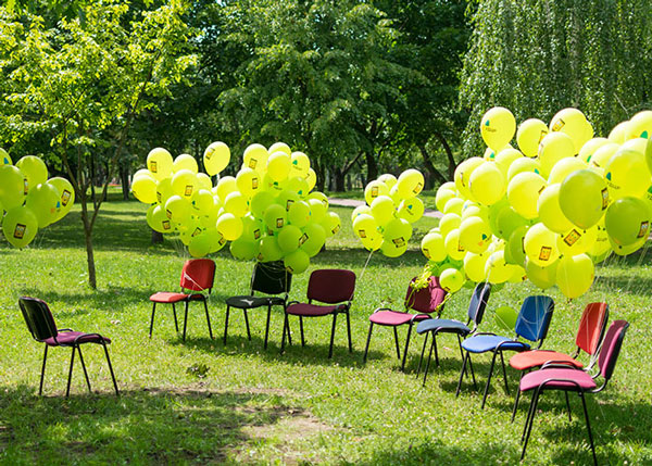 What are the things that should be considered while choosing a corporate event venue? 