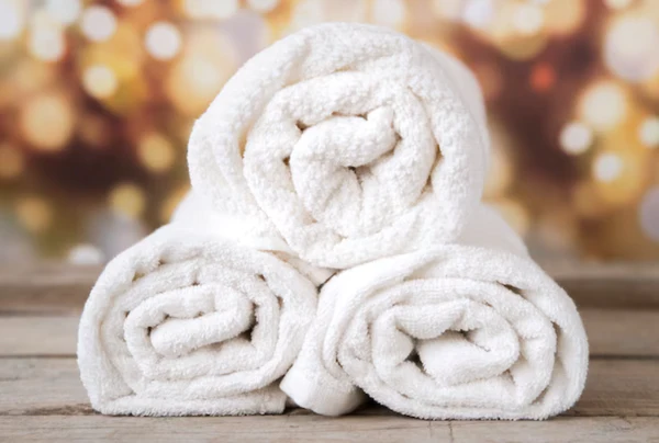 MIXTURE OF ELEGANCE & COMFORT: WHITE TOWELS IN BULK