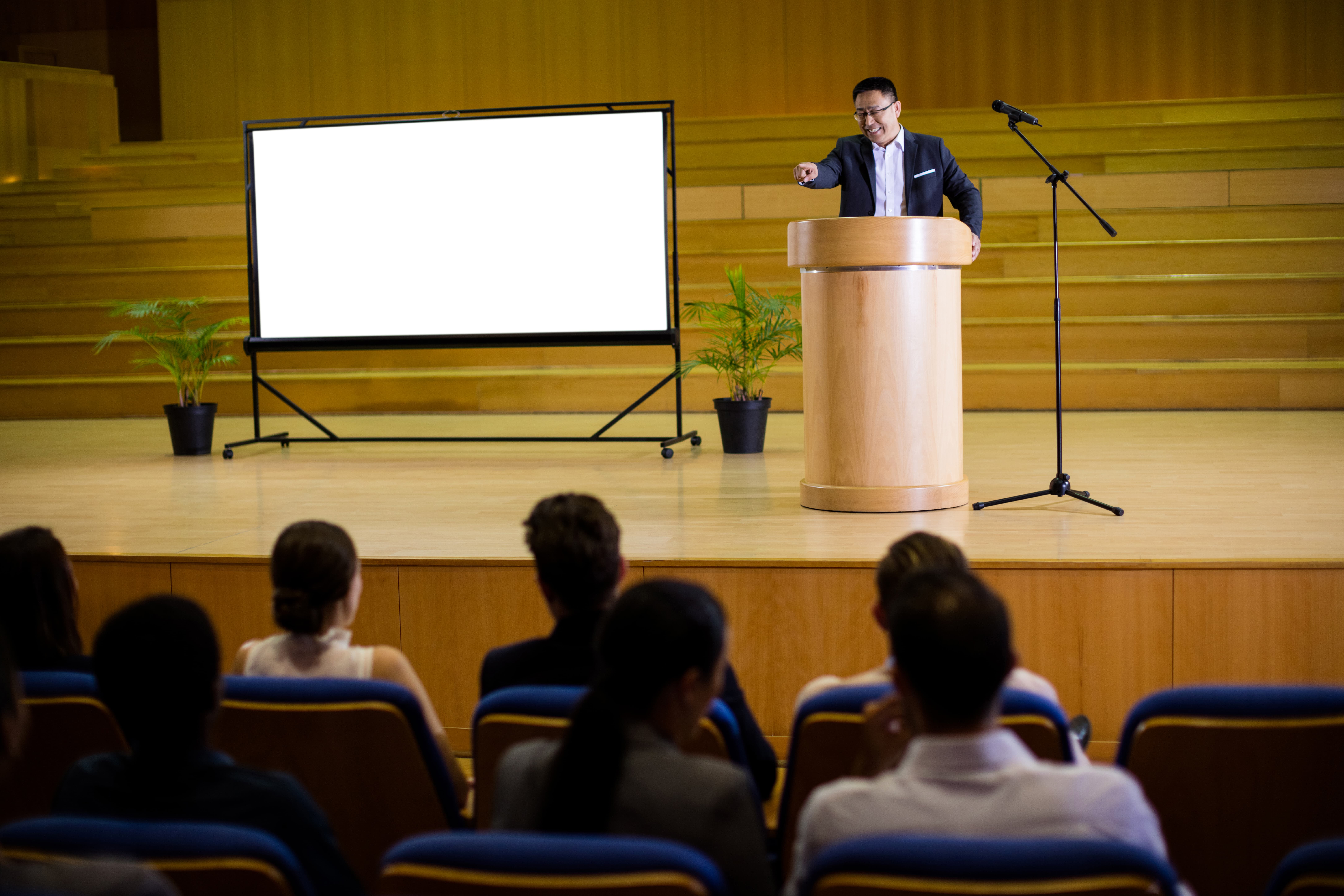 Projectors Market Key Trends And Competitor Analysis Report 2024-2033