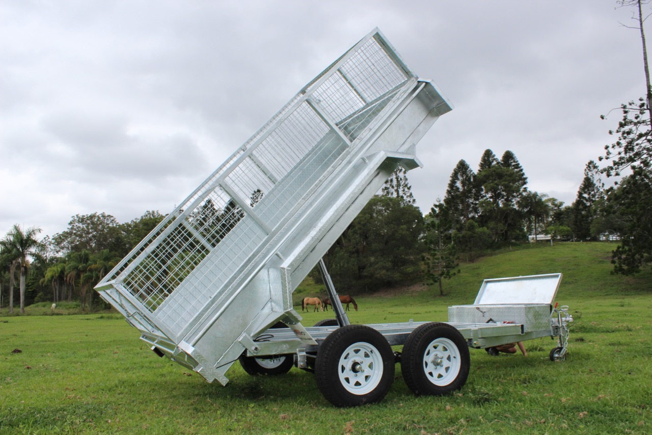 How Hydraulic Tipping Trailers Simplify Material Transport?