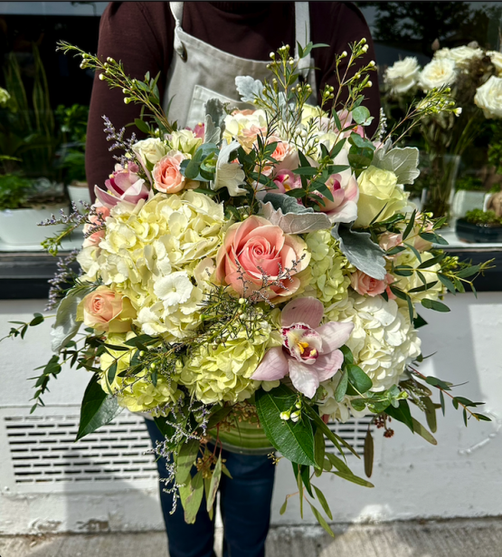 Get Ready to Be Mesmerized by the Stunning Flower Arrangements You Can Find on Our Website!