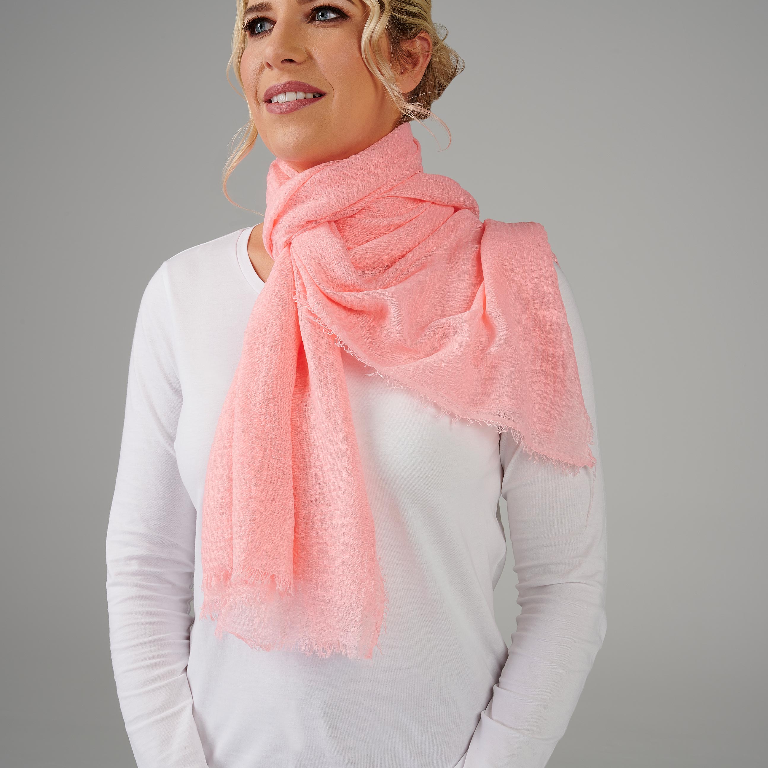 How to choose the right scarf for women?