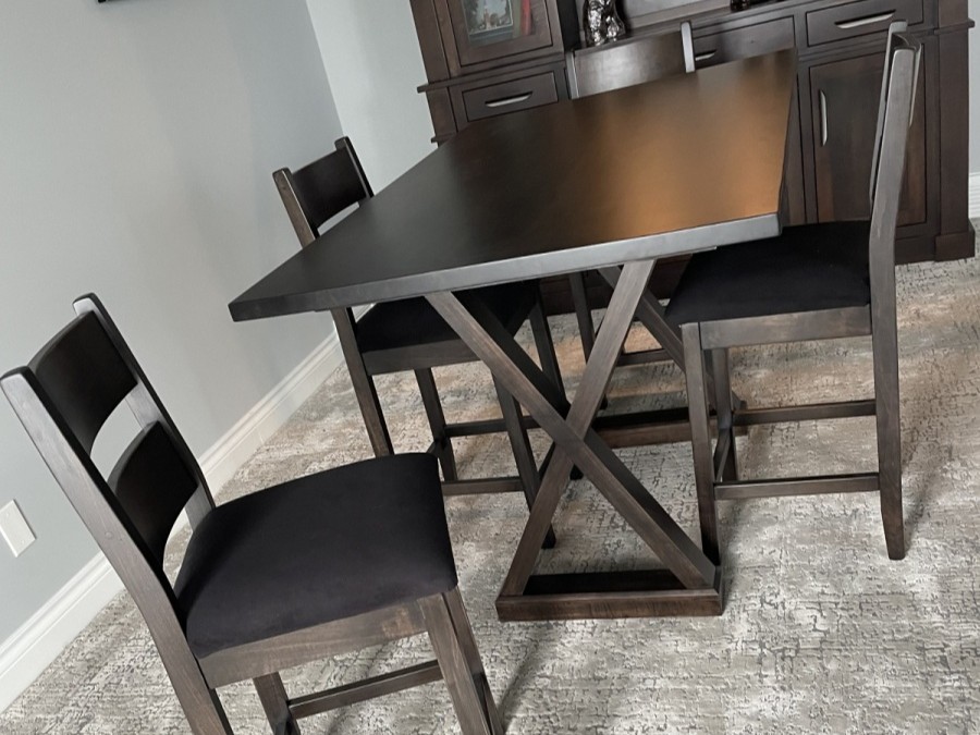 Solid Wood Dining Table: A Blend of Durability and Aesthetic Appeal for Every Home