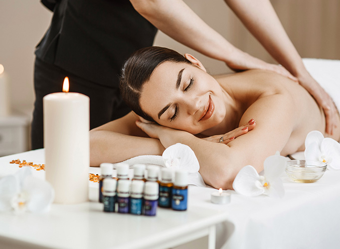 All There Is To Know About Aromatherapy Massages Offered At the Best Spa in Delhi