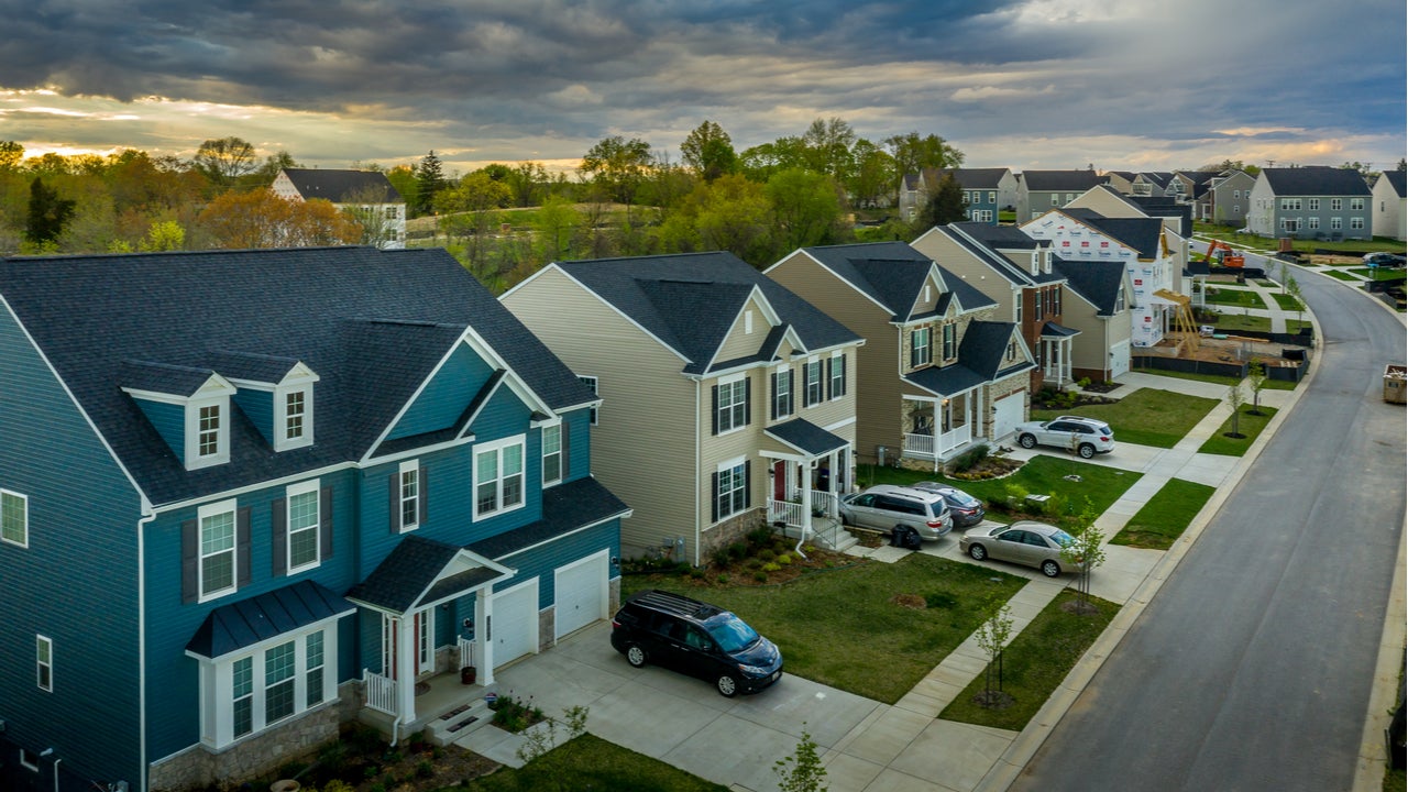  Property Management in Canada: Navigating Toronto's Real Estate Market