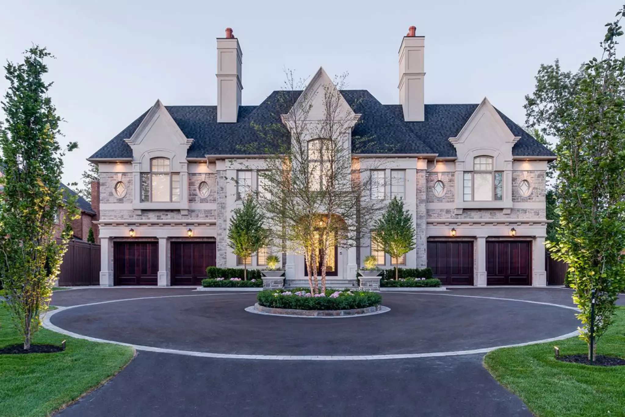 "Unlocking Wealth and Opportunity: Why Investing in Real Estate in Richmond Hill is a Smart Move"
