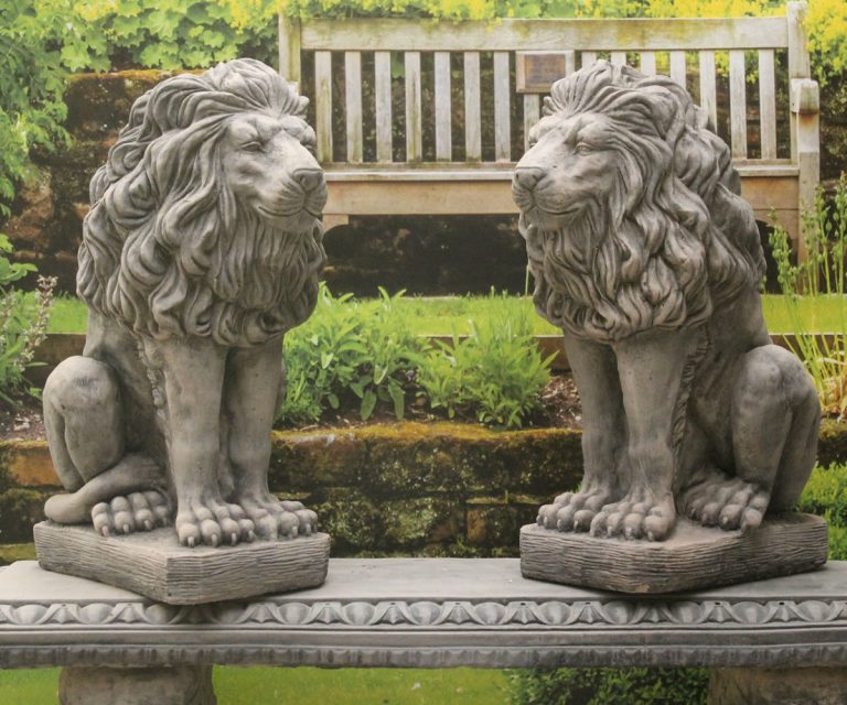 Majestic Touch: Choosing the Perfect Lion Garden Statue for a Regal Landscape