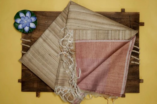 What are some tips for buying a budget-friendly wedding wear silk saree online?