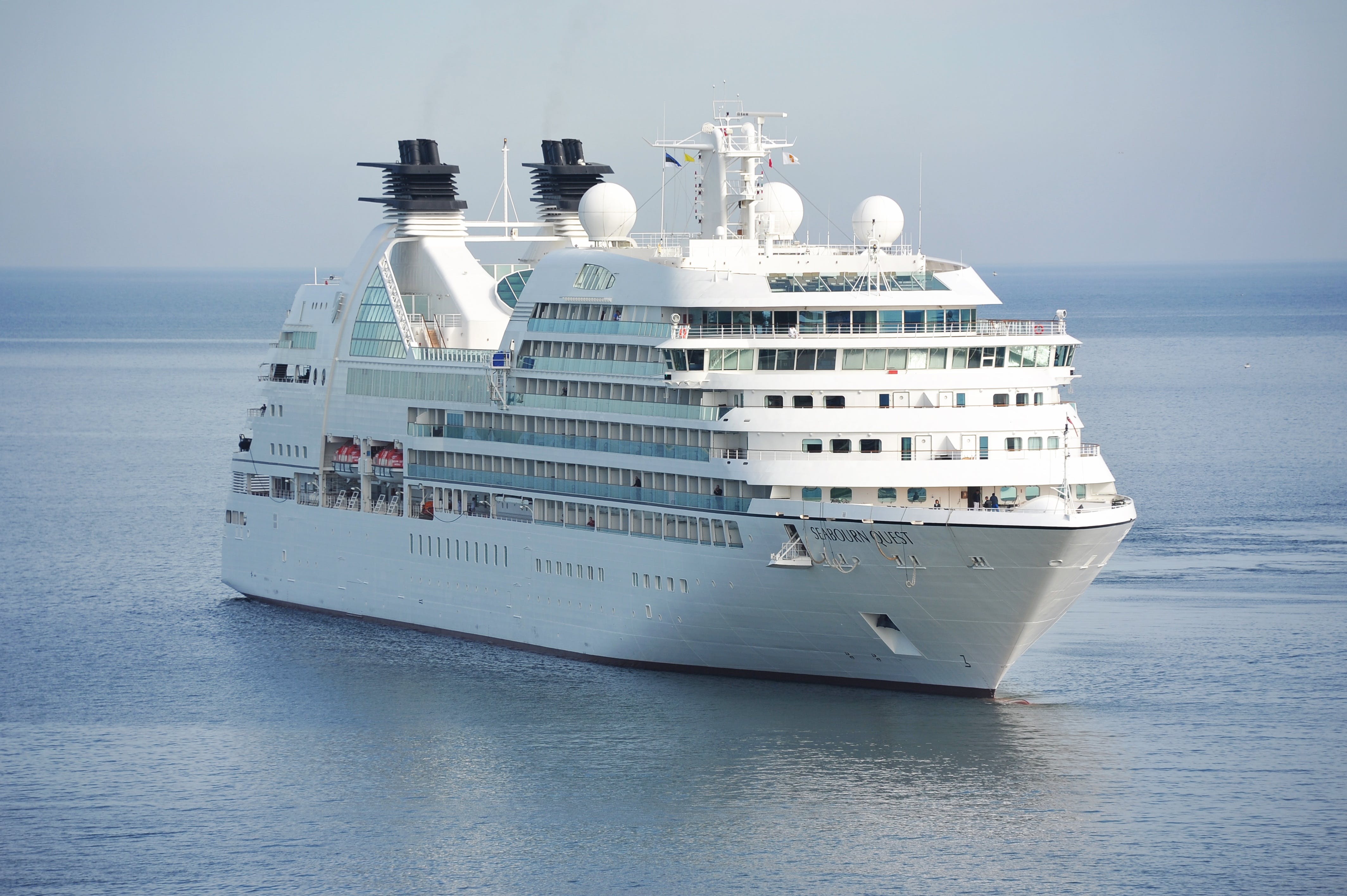 Dreaming of a Luxurious Escape on Your Vacation? Join us for a Dinner Cruise in Goa