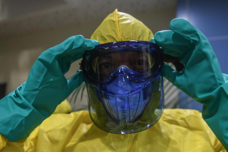 Corona Virus Entering Indonesia, Who is Obliged to Wear a Mask?