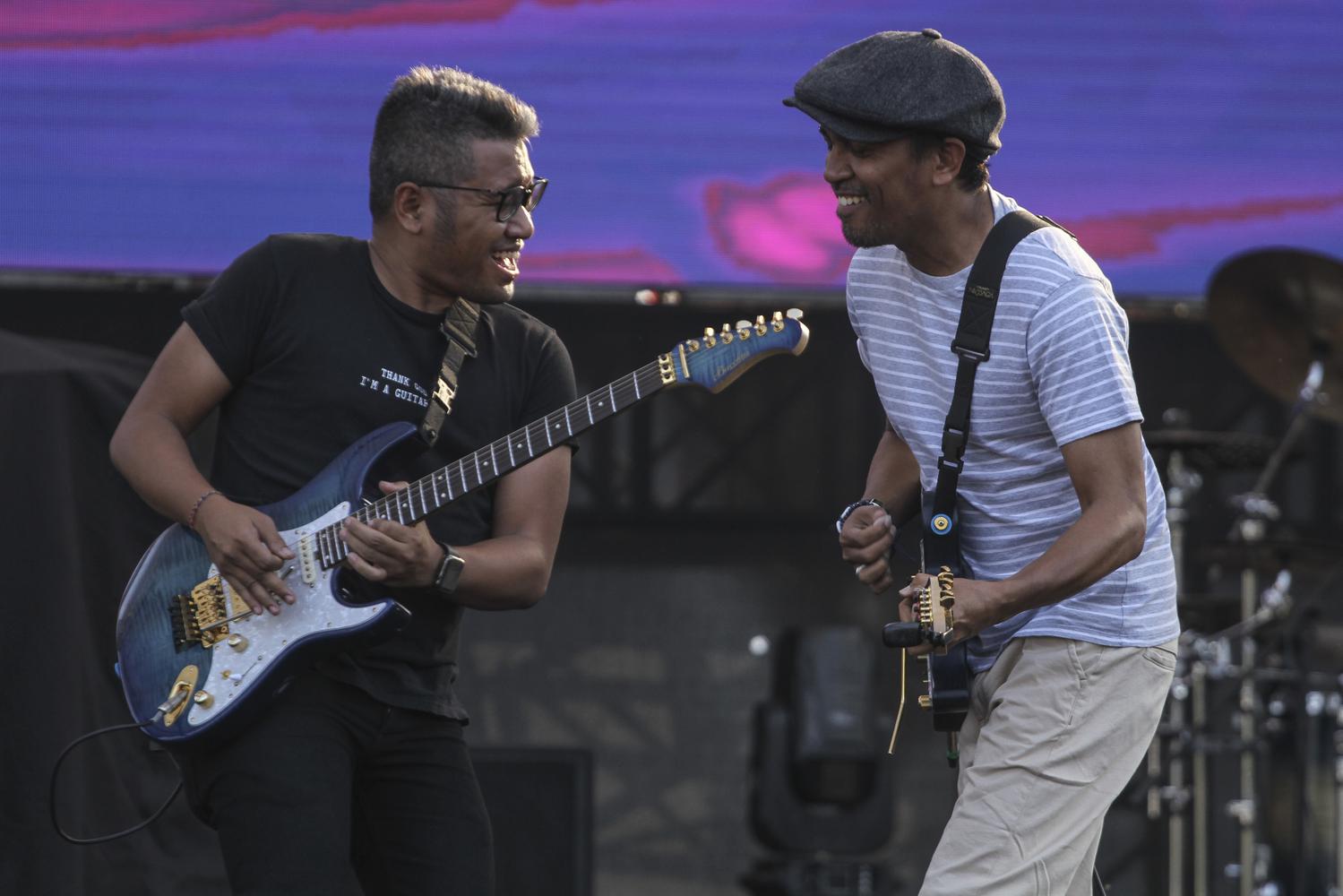 Gait Glenn Fredly Opponents of Piracy in the Music Industry