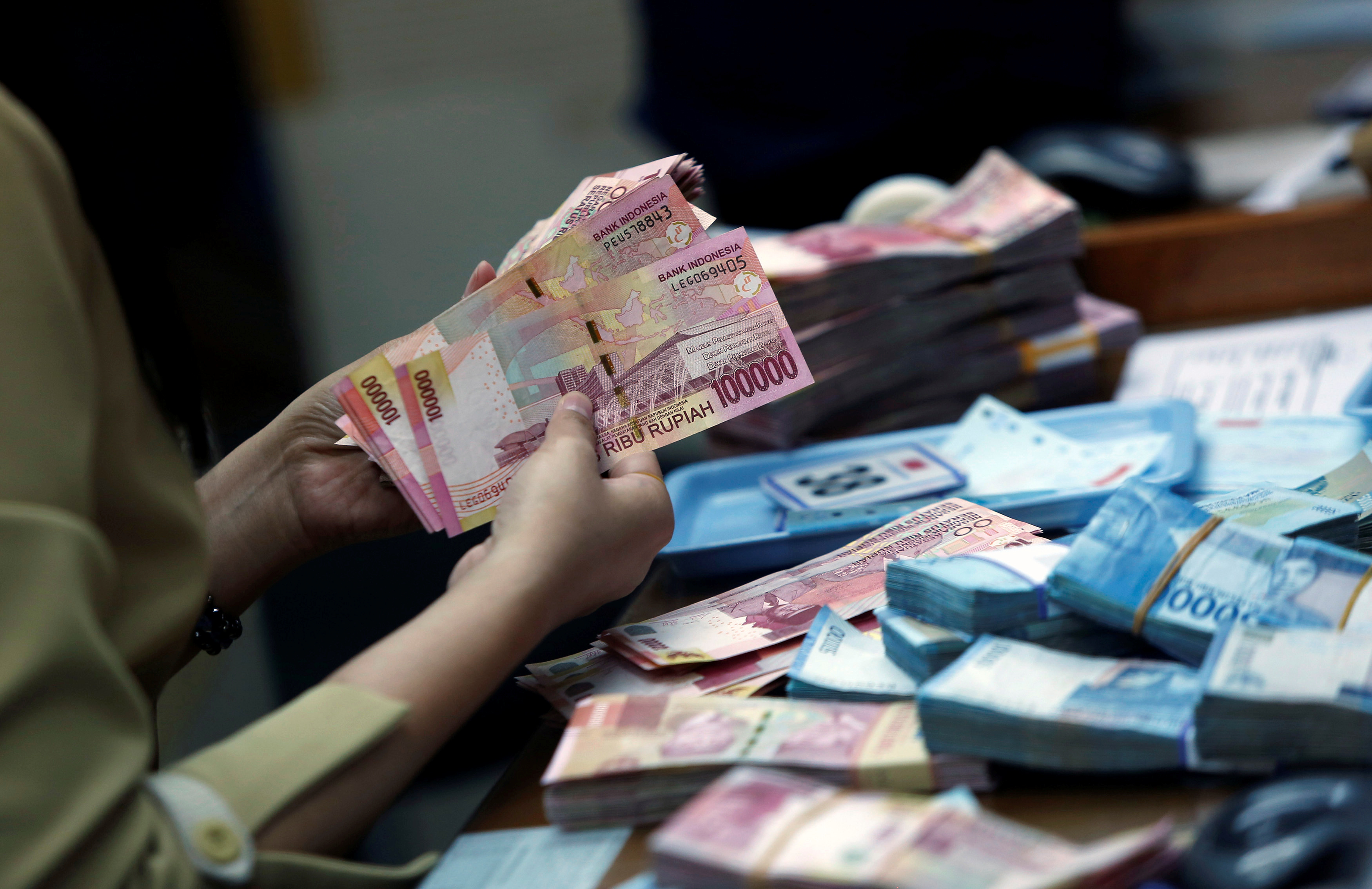 DOLLARS: How many Dollars To Rupees Today - Dollars Today - Katadata.co.id