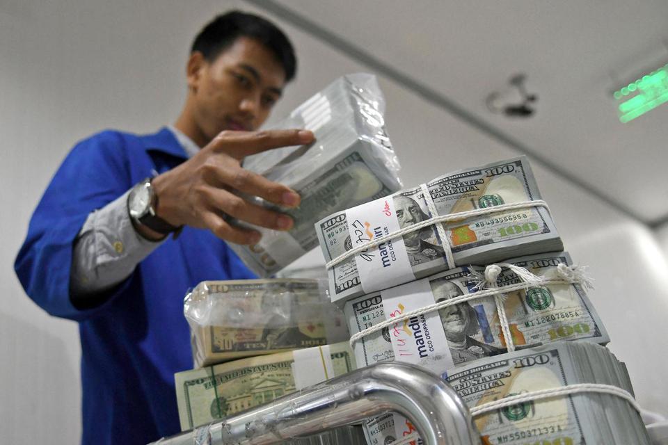 Rupiah Today Re-Opened Rose to the Level of Rp 13.885 per U.S. Dollar
