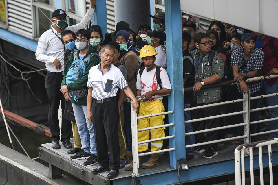 Transjakarta Add Hours with the 123 Route Today