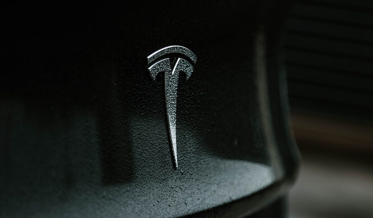 eToro's Approach to Trading Tesla Stock: What You Need to Know