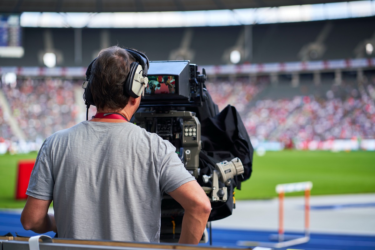 Curation and Coverage: Understanding the Role of Main Sports News Platforms