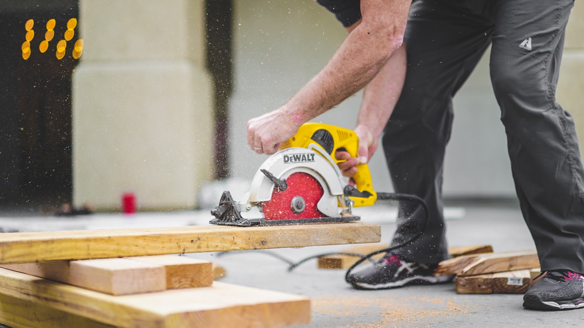 DIY vs. Hiring a Handyman: When to Save and When to Splurge