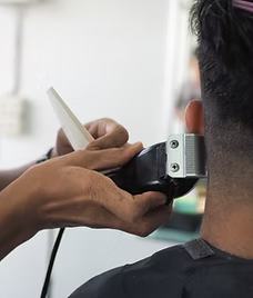 Why Choose a Full-Service Hair Salon for Men Over a Regular Barber?