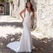 Reasons of Choosing Beach Wedding Gown