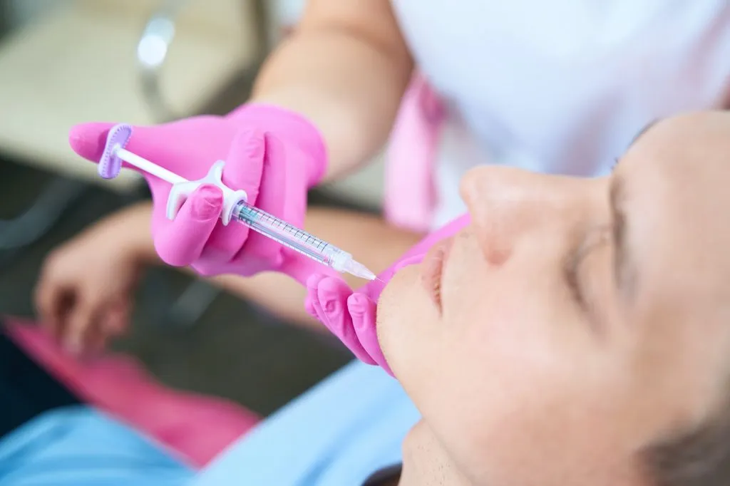 Lipolysis Double Chin Treatment in Montreal