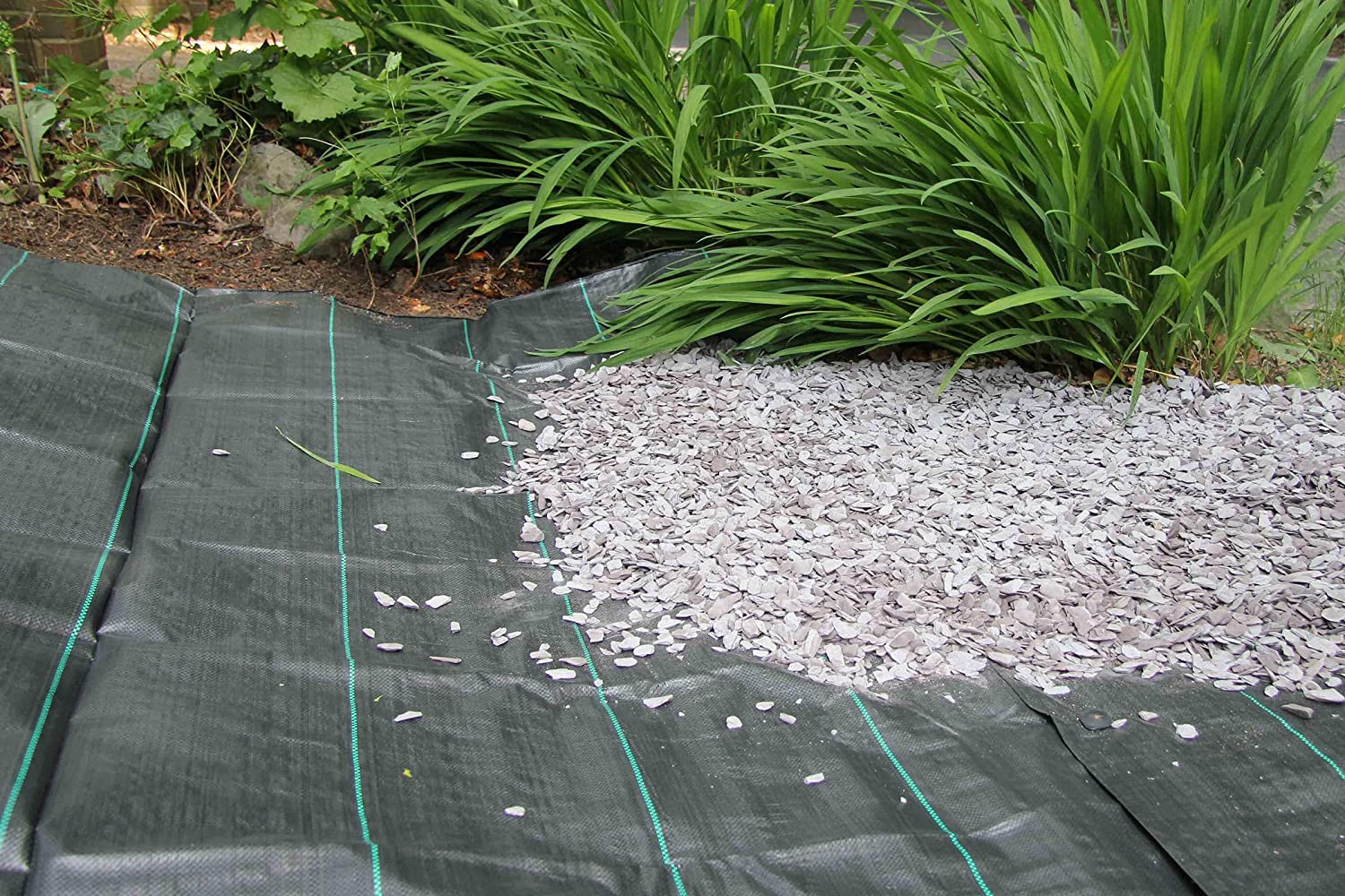 Gardening Made Easier with Weed Mat: Benefits and Drawbacks