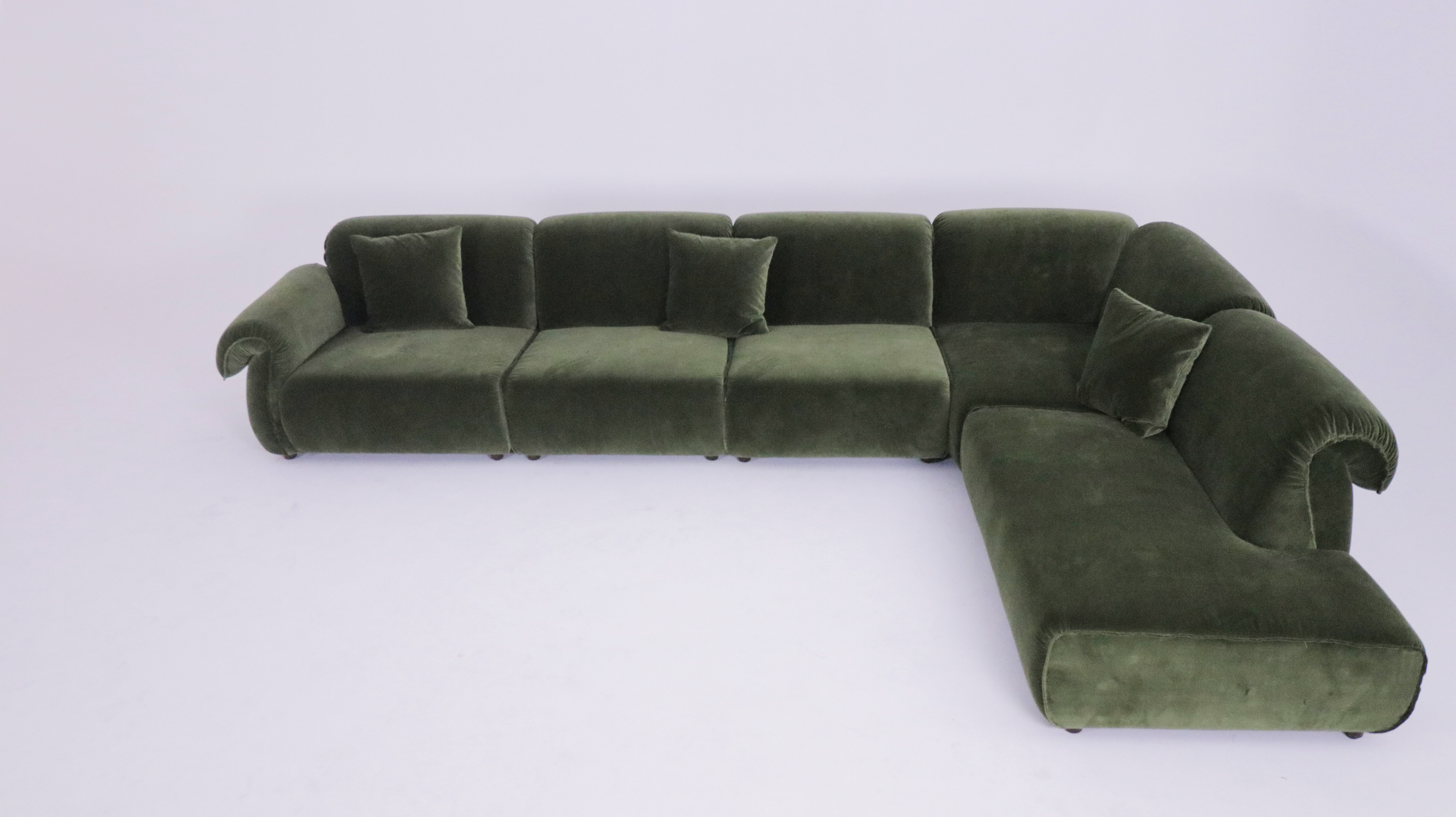 How to Choose the Right Wholesale Sofa for Your Business