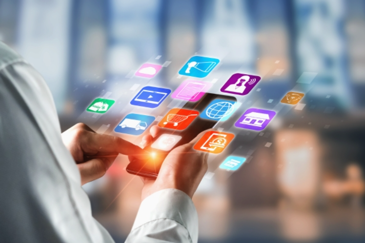 Exploring the Evolution of Online Business Hubs