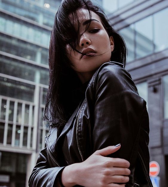 Why distressed leather jacket women is a Fashion-Forward Choice