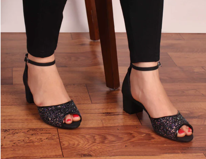The Ultimate Guide to Women's Footwear: How to Choose the Best Footwear for Every Occasion