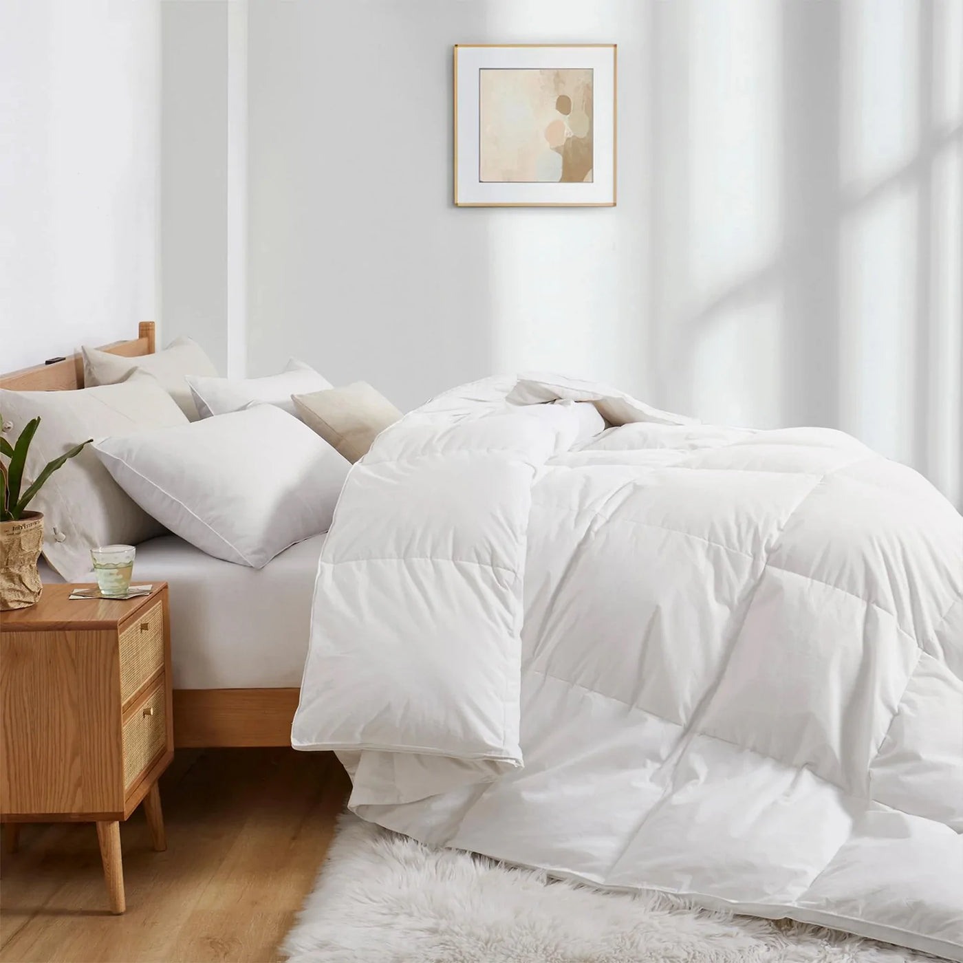 What You Need to Know About Down Duvet Inserts vs. Down Alternative Duvet Inserts