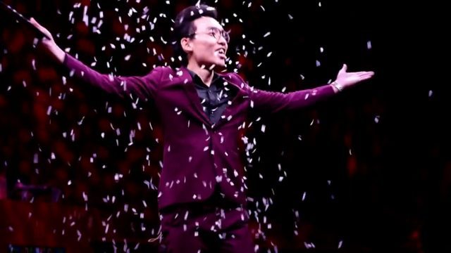 The Modern Craft of a Singapore Magician Transforming Events with Digital Illusion
