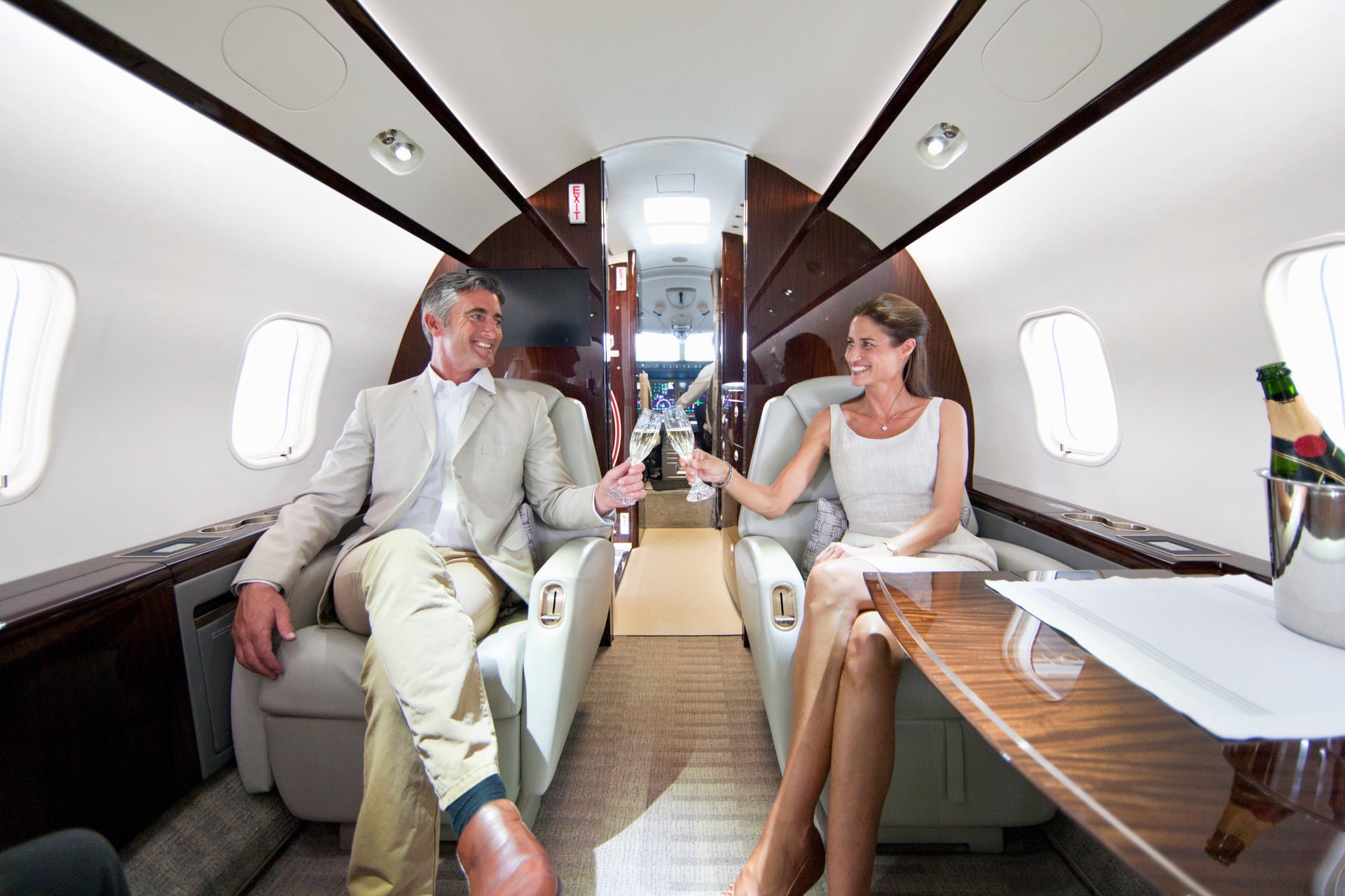 From Screening to Soulmate: The Exquisite Process of Luxury Matchmaking Services