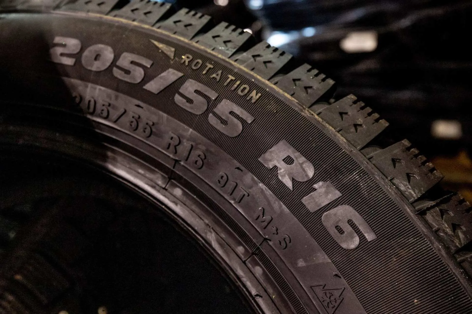 Tyre Size Guide: Interpreting the Numbers on Your Car Tyres in Oman