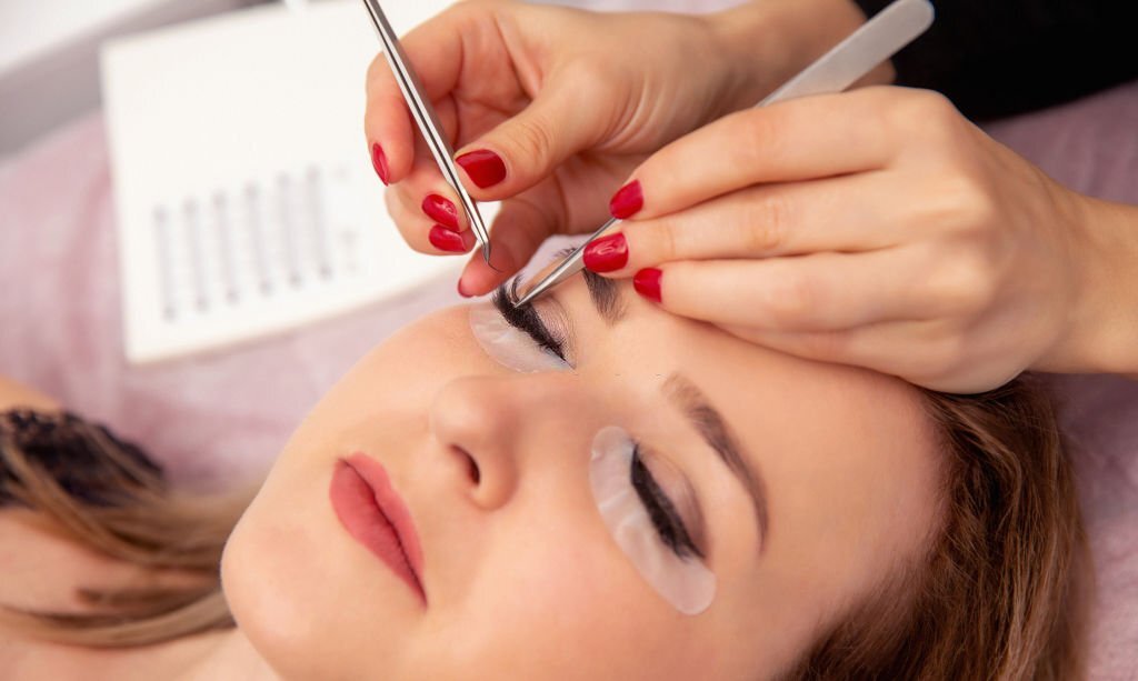 How to Properly Clean and Maintain Your Eyelash Tweezers