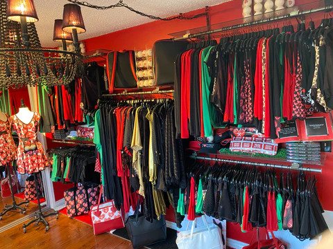What to Look for When Shopping at a Luxury Tennis Boutique?