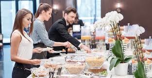 10 reasons to choose us for your wedding catering
