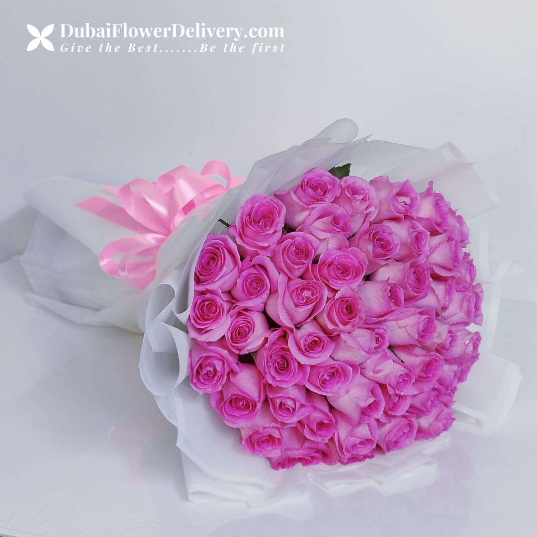 100 Roses in bouquet