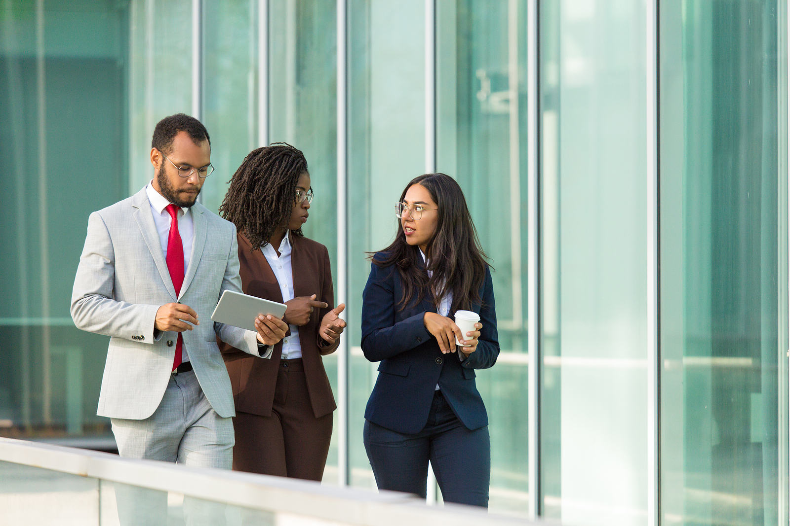 Advantages of Using Accounting Services