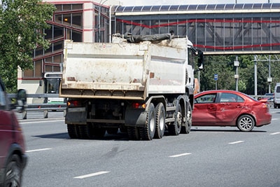 Why Having a Commercial Vehicle Accident Lawyer is Critical
