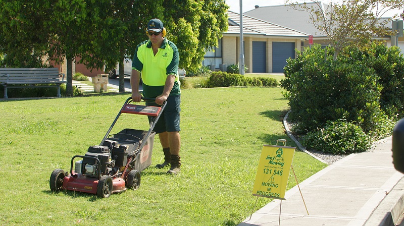 Lawn Mowing Carramar