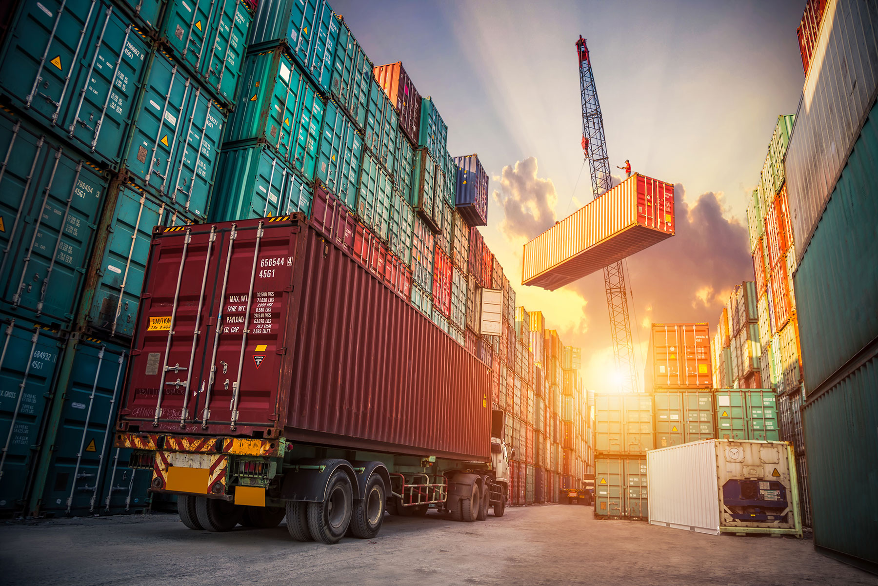How a Foreign Freight Forwarder Makes International Shipping Possible?